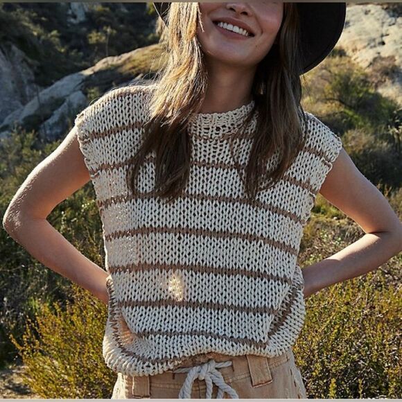 Free People Wave After Wave Top sweater vest. Medium - Picture 2 of 6